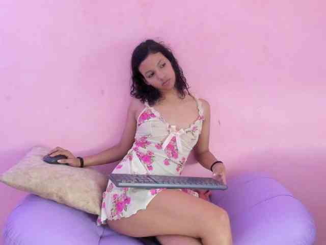 DaliaKhemu webcam