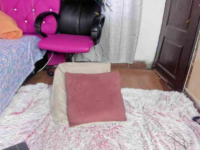 DaliaKhemu webcam
