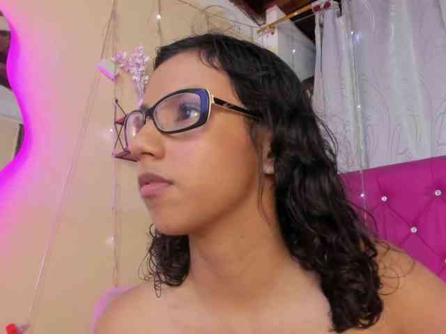 DaliaKhemu webcam