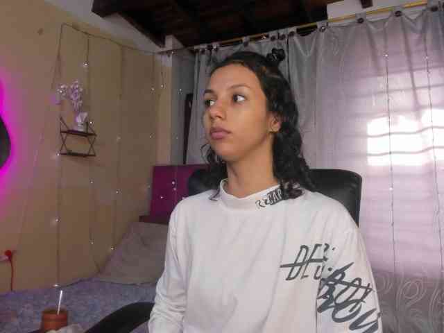 DaliaKhemu webcam