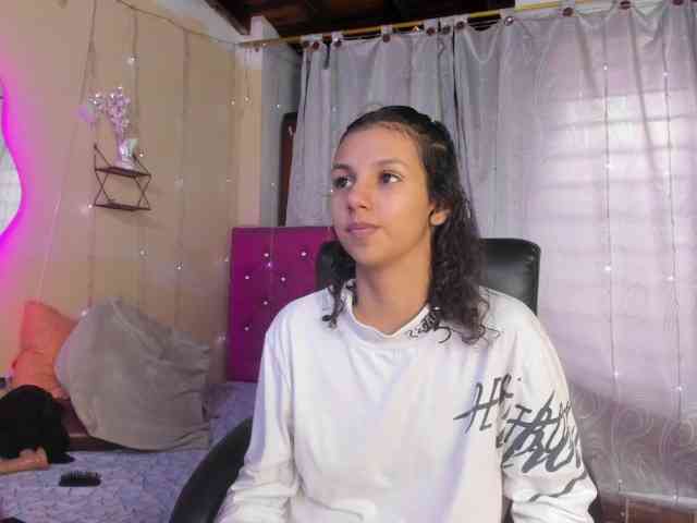DaliaKhemu webcam