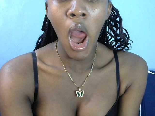 Trisha254 live cam on BongaCams