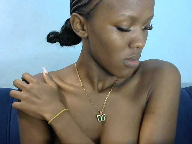 Trisha254 live cam on BongaCams