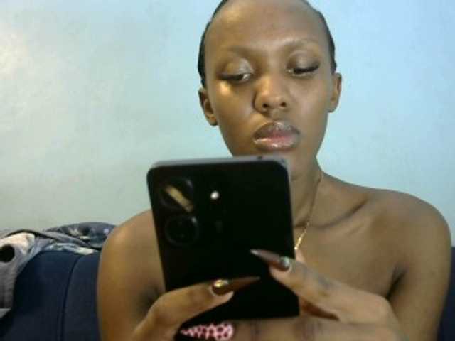 Trisha254 live cam on BongaCams