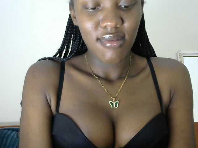 Trisha254 live cam on BongaCams