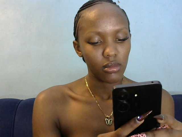 Trisha254 live cam on BongaCams