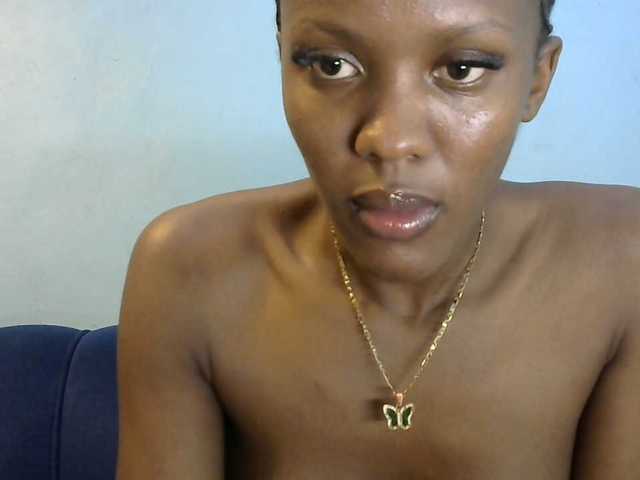 Trisha254 live cam on BongaCams
