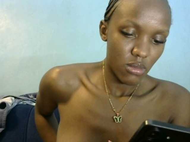 Trisha254 live cam on BongaCams