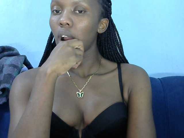 Trisha254 live cam on BongaCams