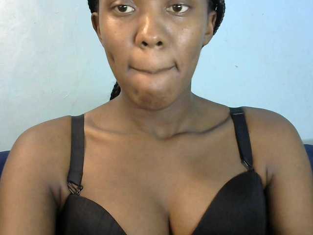Trisha254 live cam on BongaCams