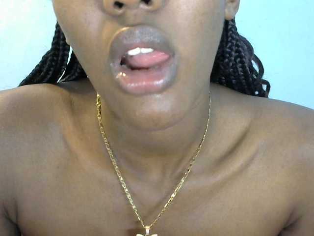 Trisha254 live cam on BongaCams
