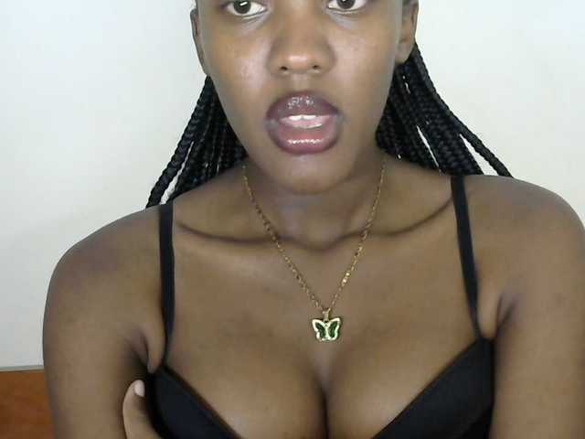 Trisha254 live cam on BongaCams