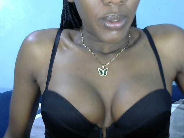 Trisha254 live cam on BongaCams