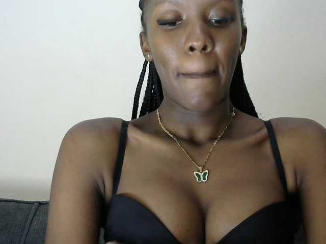 Trisha254 live cam on BongaCams