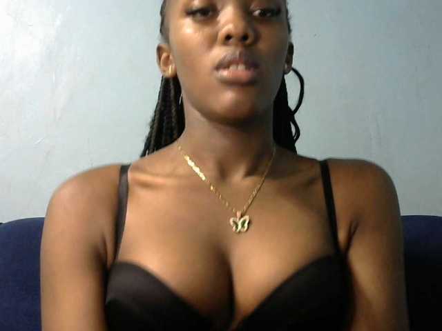 Trisha254 live cam on BongaCams
