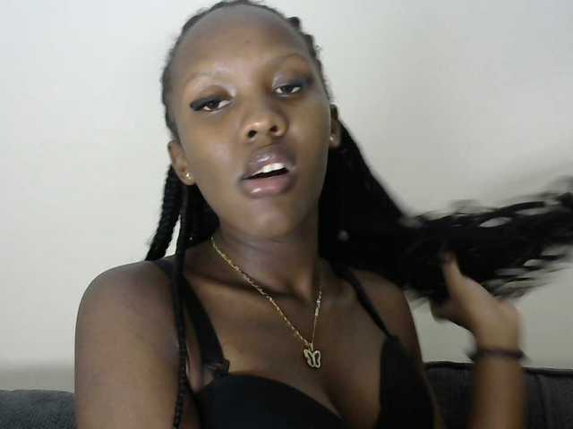Trisha254 live cam on BongaCams