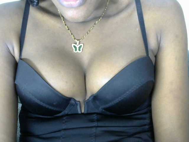 Trisha254 live cam on BongaCams