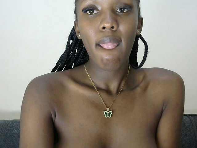 Trisha254 live cam on BongaCams
