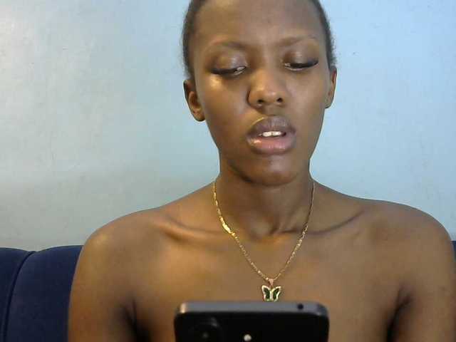Trisha254 live cam on BongaCams