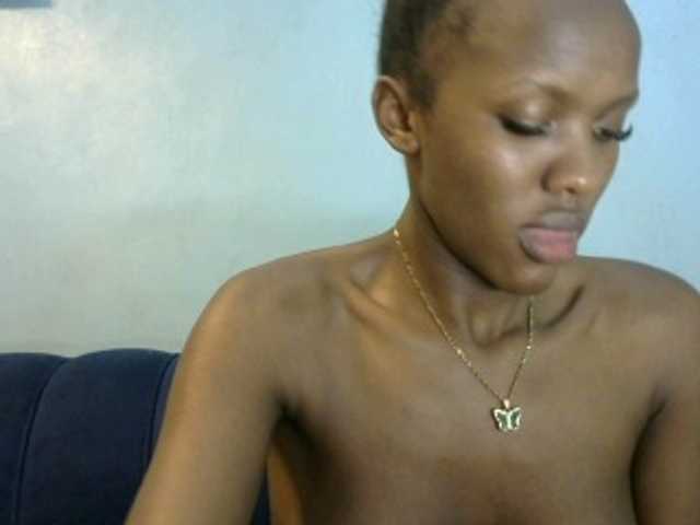 Trisha254 live cam on BongaCams