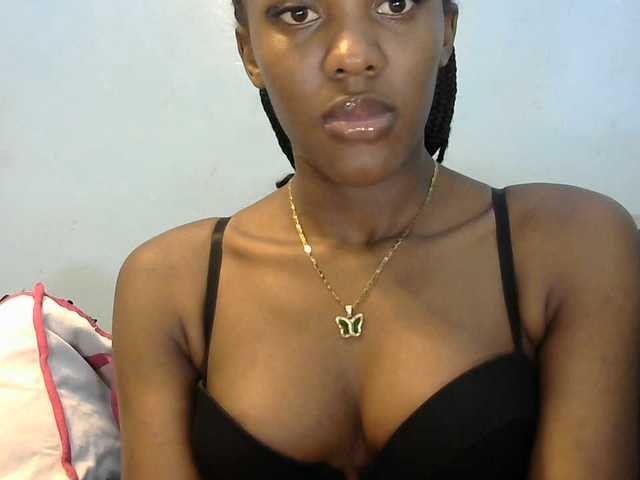 Trisha254 live cam on BongaCams