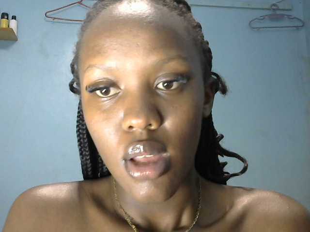Trisha254 live cam on BongaCams