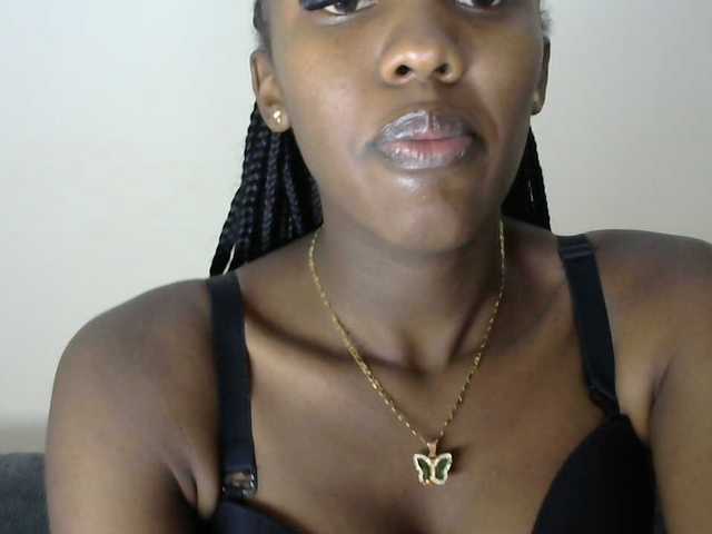 Trisha254 live cam on BongaCams