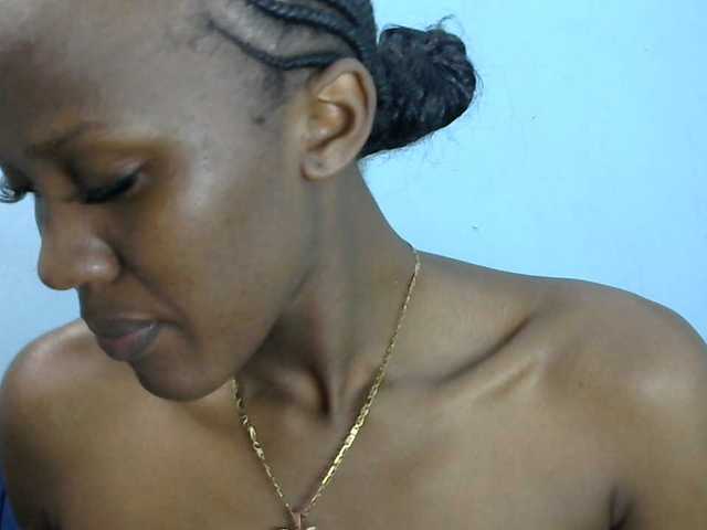 Trisha254 live cam on BongaCams