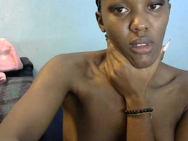 Trisha254 live cam on BongaCams