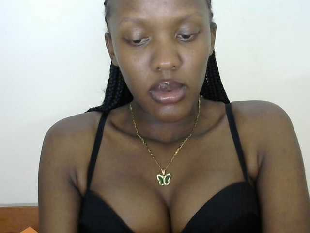 Trisha254 live cam on BongaCams