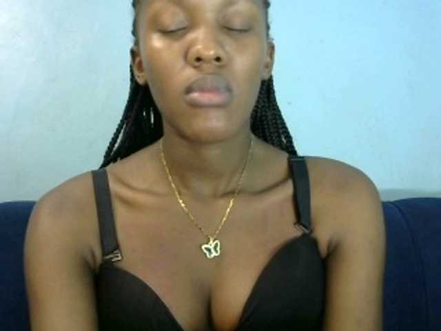 Trisha254 live cam on BongaCams