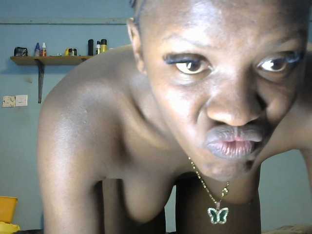 Trisha254 live cam on BongaCams