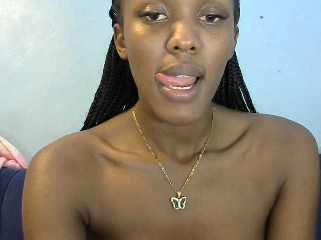 Trisha254 live cam on BongaCams