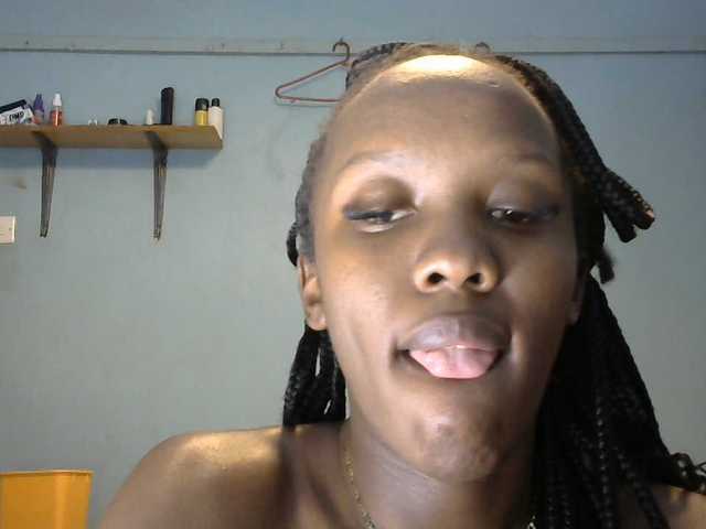 Trisha254 live cam on BongaCams