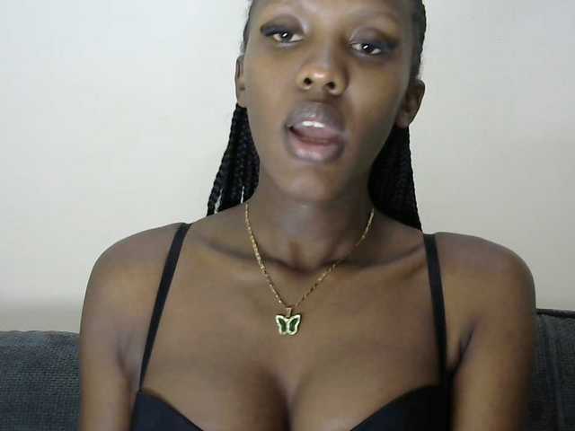 Trisha254 live cam on BongaCams