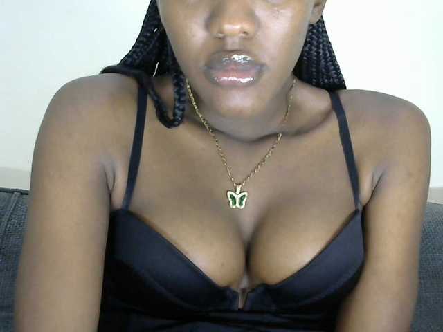 Trisha254 live cam on BongaCams