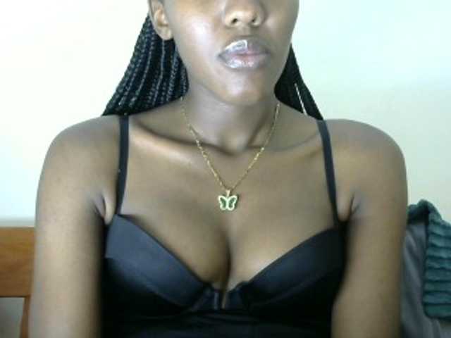 Trisha254 live cam on BongaCams