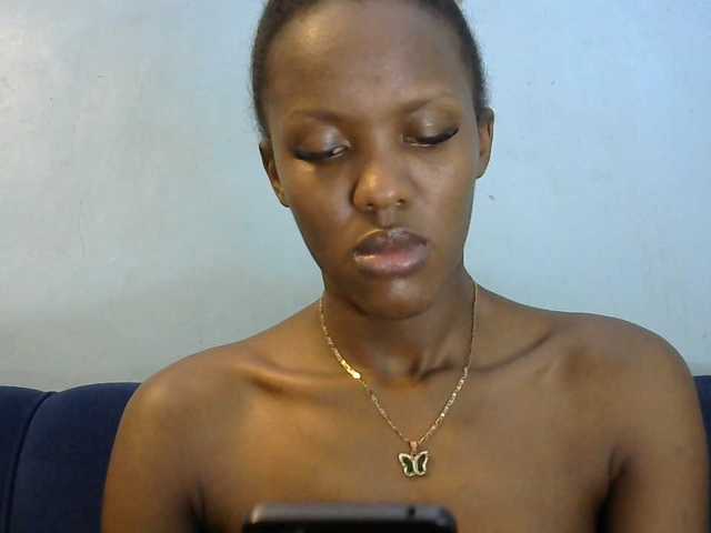 Trisha254 live cam on BongaCams