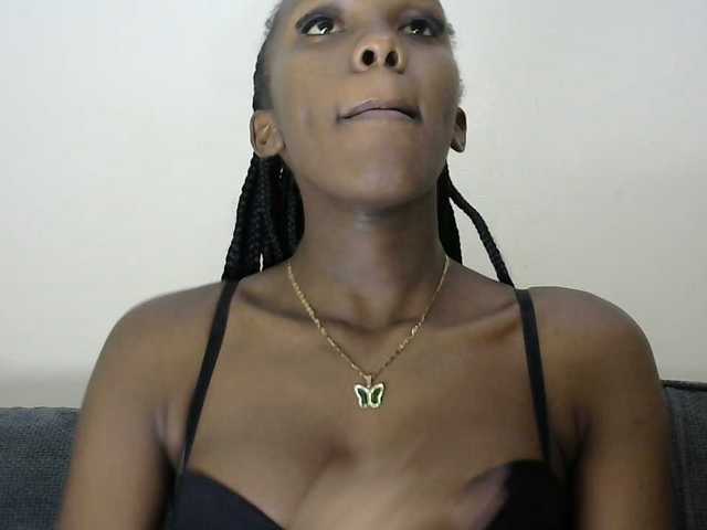 Trisha254 live cam on BongaCams