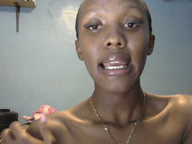 Trisha254 live cam on BongaCams