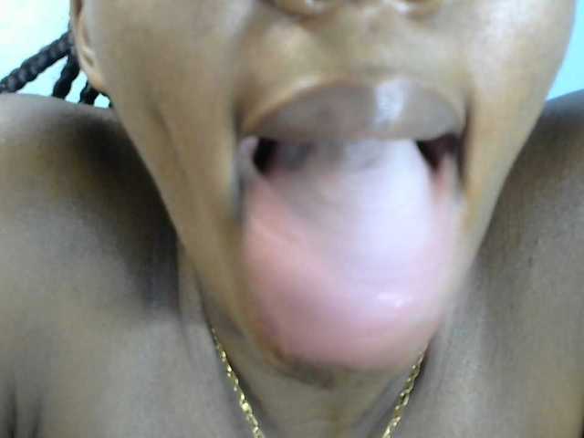 Trisha254 live cam on BongaCams