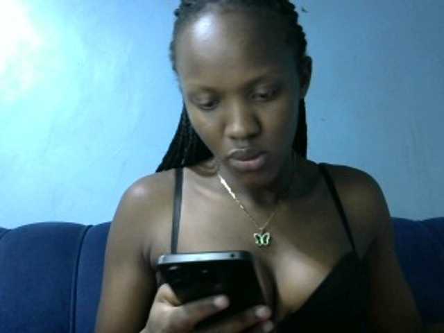 Trisha254 live cam on BongaCams