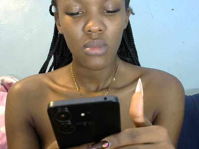Trisha254 live cam on BongaCams