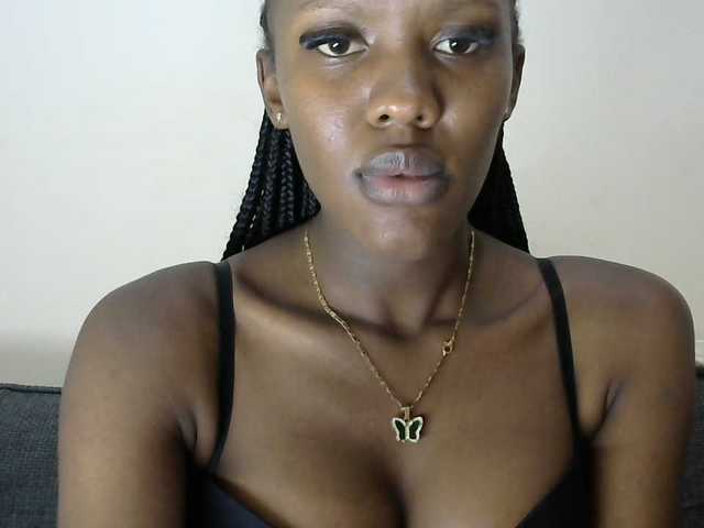 Trisha254 live cam on BongaCams