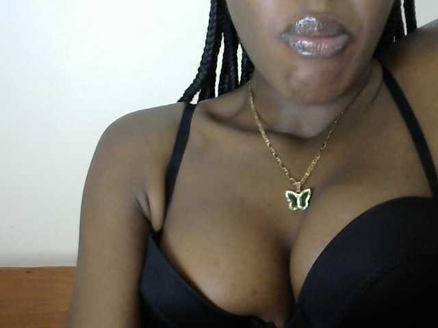 Trisha254 live cam on BongaCams