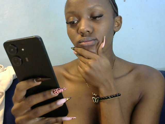 Trisha254 live webcam show
