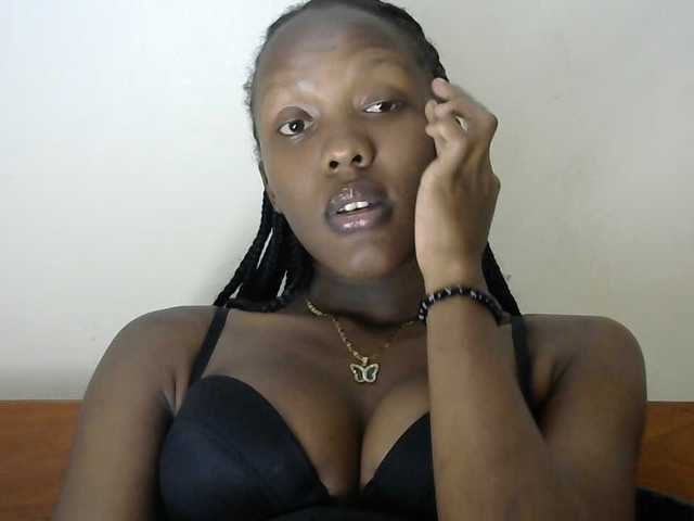 Trisha254 live cam on BongaCams