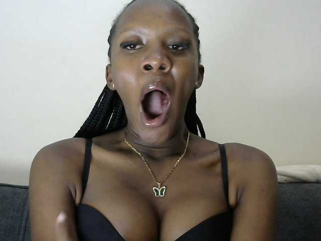 Trisha254 live cam on BongaCams