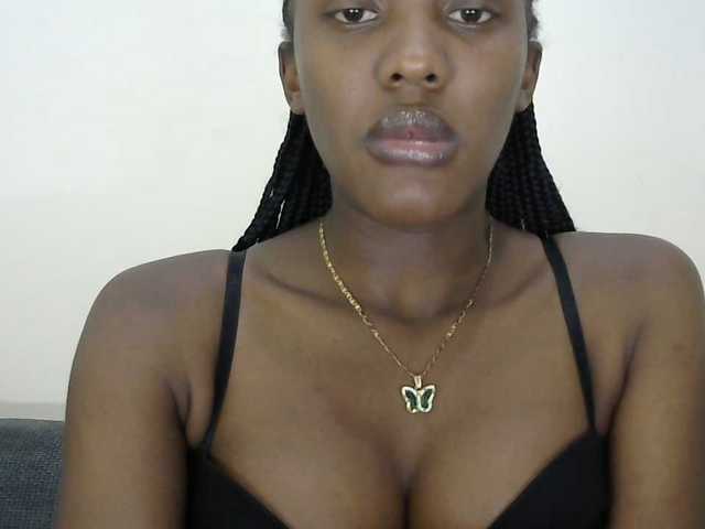 Trisha254 live cam on BongaCams