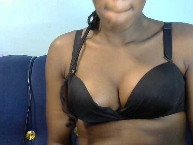 Trisha254 live cam on BongaCams